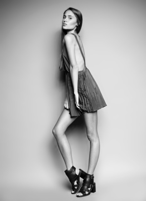Samantha goes classic black and white with Bellezza Moda