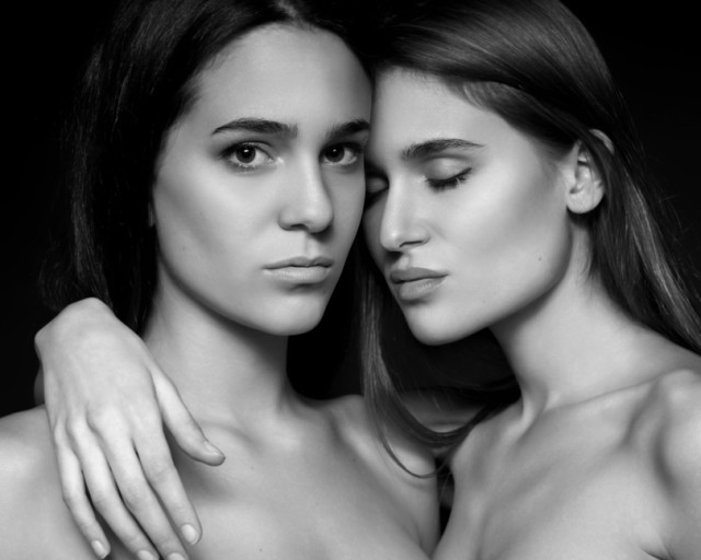 Sisterly love with our beautiful Samantha and Devon by Bellezza Moda
